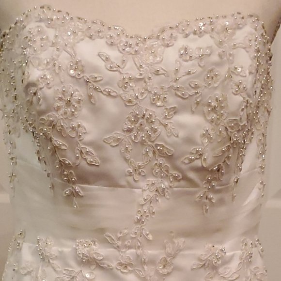FOREVER YOURS BEADED WEDDING DRESS | SIZE 10 - Picture 9 of 9